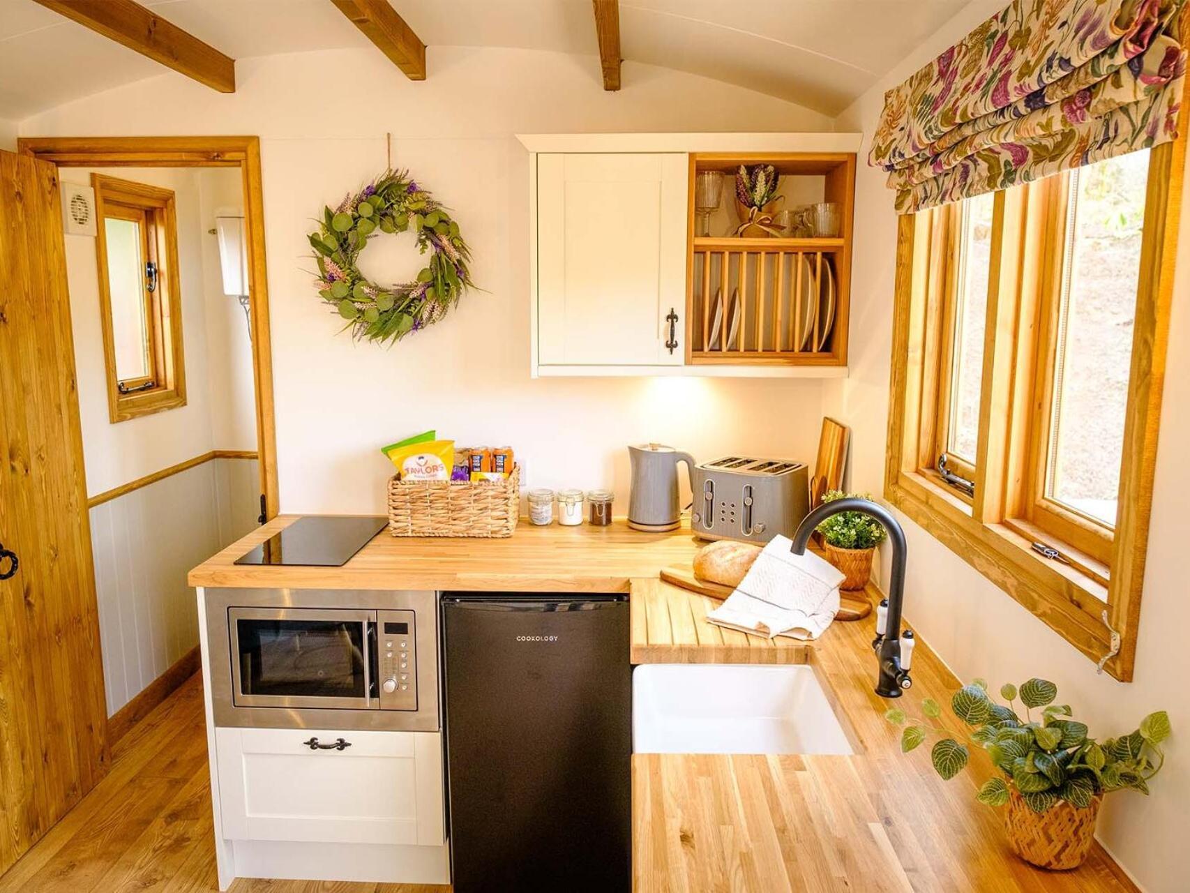 Lintmill - Bluebell Shepherds Hut Apartment *